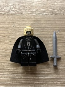 Lego Mouth of Sauron Minifigure w/ Cape lor064 From 79007 Battle Black Gate