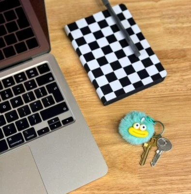 Chaveiro fofo Pom Pom – Berloque de bolsa de pelúcia macia, acessório de chaveiro verde fofo - Imagem 1 de 4