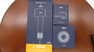 WizWise Asciugacapelli Soffiatore Ionico con Levigante + Diffusore 1500W Asciugatura Rapida 4 Temp - Foto 1 di 3