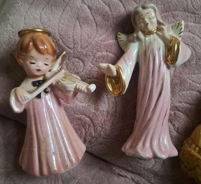 Par de hermosas estatuillas de ángel rosa y dorado vintage años 50 Japón Foto 1 de 4