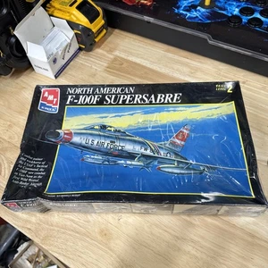 AMT 1/72 North American F-100F Supersabre Model Kit Neu in OVP sealed - Bild 1 von 7