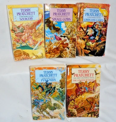 Terry Pratchett Discworld Lot of 5 Corgi Paperbacks – Early Editions Foto 1 de 4