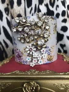 Betsey Johnson Vintage Schleifen RIESIG Blumen Rose Stoff Antik Brosche Manschette Armband - Bild 1 von 6