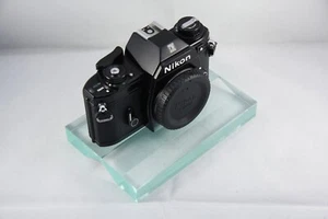 Nikon EM Kameragehäuse (7350521) - Bild 1 von 15