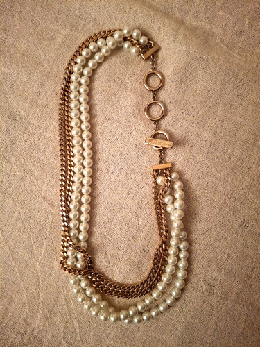 Collana vintage firmata Givenchy finta perla e catena tono oro 4 fili