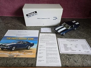 Danbury Mint 1969 Camaro Z/28 "DUSK BLUE" w/ Paperwork 1:24 "L@@K"! - Picture 1 of 20