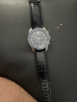 Emporio Armani AR6089 Relógio Cronógrafo Masculino Couro Azul Tazio - Display Macy's - Imagem 1 de 3