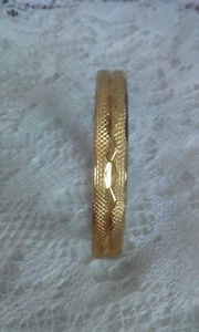 Vintage Decorative Diamond Cut 18ct Rolled Gold Plated Hinged Bangle - Picture 1 of 10