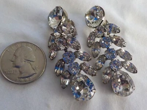 Vintage Unmarked Clear Rhinestone Rhodium Clip Earrings Dangle Chandelier - Picture 1 of 7