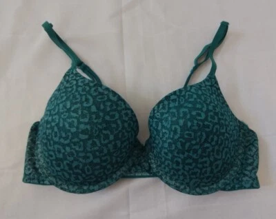 Sujetador push-up convertible con aros de encaje verde talla 32D No Boundaries para mujer Foto 1 de 4