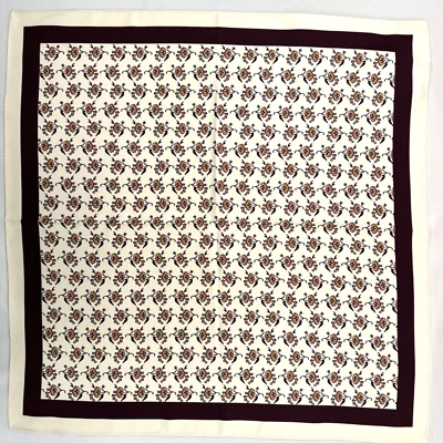 Cachecol quadrado de seda dupla face estampa bloco encaracolado Tory Burch novo com etiquetas 22" - Imagem 1 de 4