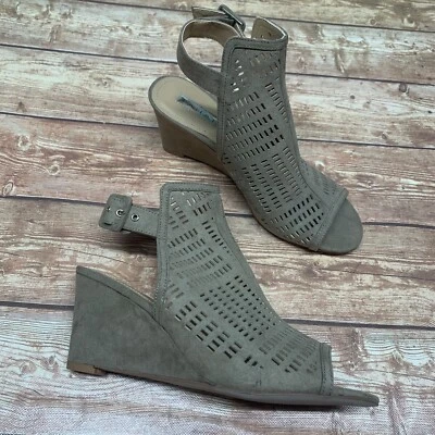 Tahari Rosina Open-Toe Laser Cut Tan Taupe Leather Wedge Sandals Size 7.5 M - Image 1 of 4