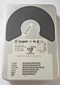 2.1 GB IDE Seagate Medalist ST32122A P-ATA 4500 RPM 128KB HDD 3.5" Festplatte - Picture 1 of 1