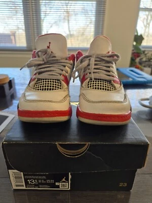 Jordan 4 Retro Fire Red 尺码 13.5 儿童 (PS) — 第 1/4 张图片