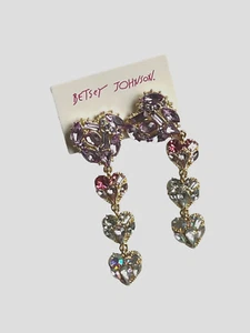 PENDIENTES COLGANTES BETSEY JOHNSON TONO DORADO CRISTAL PÚRPURA ESTRÁS CORAZÓN - Imagen 1 de 1