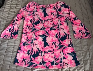 Lilly Pulitzer Women's Waverly Top Medium Navy Pink Flamingos Colorful Vacation - Picture 1 of 6