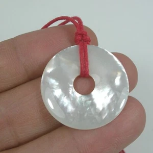 27 mm Circle Donut Natural Mother Of Pearl Pendant Red Thread Core Necklace - Picture 1 of 6