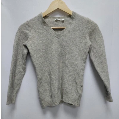 Suéter Uniqlo 100 % lana cuello en V gris claro para mujer talla L Foto 1 de 4