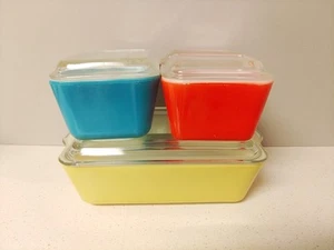 Set frigorifero completo 4 pezzi Pyrex colori primari vintage 501 502 503 coperchi piatti - Foto 1 di 23