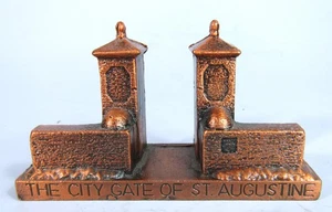 City Gate of St. Augustine Edificio de recuerdo de metal vintage Florida - Imagen 1 de 11