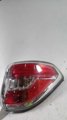 Conjunto de luz trasera derecha Nissan Armada 2018 negro OEM 16502 usado 115 k millas Foto 1 de 3