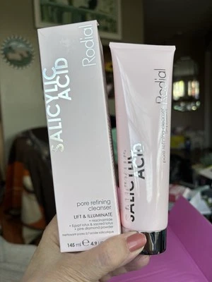 Limpiador refinador de poros Rodial con elevación e iluminación de ácido salicílico 145 ml.  Nuevo  Foto 1 de 2