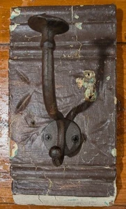 Primitive Coat Hat Hook Architectural Chippy Iron Hook Victorian Style Wall - Picture 1 of 4
