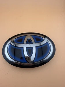 Genuine Toyota Grill Emblem 53141-33130 53141-33140 Prius Pre-Collision JDM OEM - Picture 1 of 5
