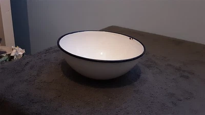 VINTAGE ROUND WHITE AND BLUE ENAMEL WARE BOWL - Image 1 of 4