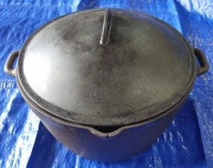 Cast Iron Dutch Oven #8 w/ Basting Lid 10-1/4"  - Picture 1 of 12