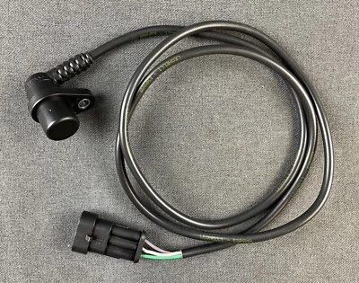 NEW GENUINE DUCATI 620 MONSTER 2002-2006 SPEEDOMETER SENSOR 55240373A - Image 1 of 3