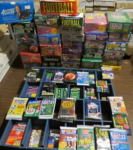 LOTTO 700 CARTE CALCIO IN CONFEZIONI SIGILLATE IN FABBRICA ANNI 1989-90 MOLTE CONFEZIONI DIVERSE - Foto 1 di 4