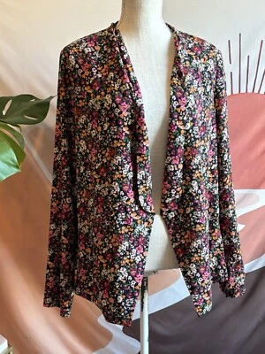 Blazer Lulu's Miss Puntuality Rosa y Negro Estampado Floral Ligero Grande Foto 1 de 4