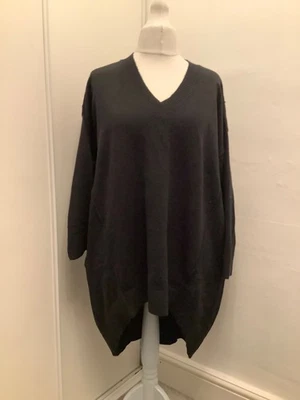 evans black hi low hem v neck jumper size 20 - Image 1 of 4