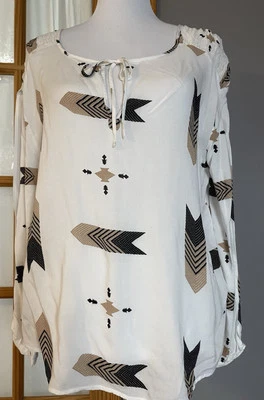 BB Dakota Pullover Aztec Blouse M White Beige Long Sleeve Southwestern Classic - Image 1 of 4