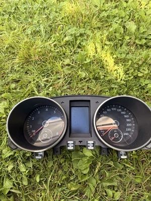 2010 - 2014 Volkswagen Golf GTI MK6 Instrument Cluster Gauge Speedo Meter OEM - Image 1 of 3