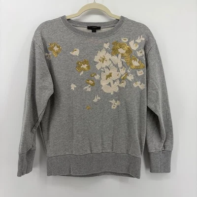 Moletom J Crew cinza enfeite floral gola redonda manga longa feminino tamanho P - Imagem 1 de 4