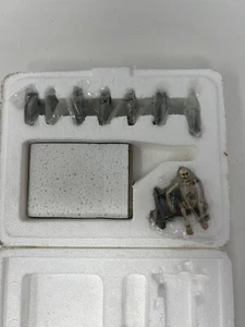 NEU Hawthorne Village Ghoulish Grabsteine Zubehör Set mit COA, SELTEN - Bild 1 von 10