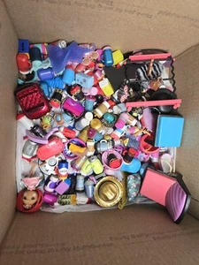 LOL Muñeca Sorpresa Accesorios, Lalaloopsy Y Más Artículos Lote 100 Artículos Más - Imagen 1 de 1