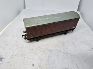 HORNBY DUBLO OO SCALE 3 RAIL 10T BR BROWN FRUIT VAN WAGON W28798 - Picture 1 of 3