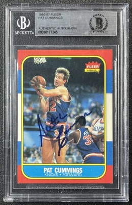 PAT CUMMINGS BGS BAS AUTÓGRAFO AUTÉNTICO 1986-87 FLEER #19 NOVATO AUTO RC KNICKS Foto 1 de 2