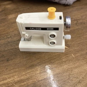 Vintage Galoob Japan Wind Up Miniature Sewing Machine works sometimes - Picture 1 of 6