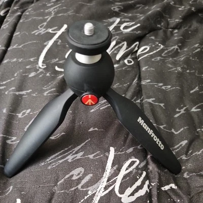 Manfrotto MTPIXI-B PIXI ini Tripod (Black) Smartphone camera - Image 1 of 4