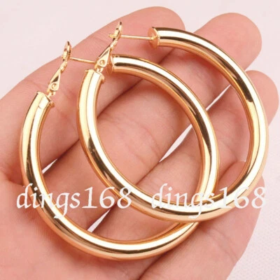 Pendientes de aro de moda grandes ligeros de 50 mm/2" rellenos de oro amarillo de 18 quilates H7 Foto 1 de 2