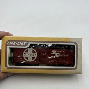 LIFE LIKE HO SANTA FE 40' SLIDING DOOR BOXCAR 16927 IN BOX - EX - Picture 1 of 18