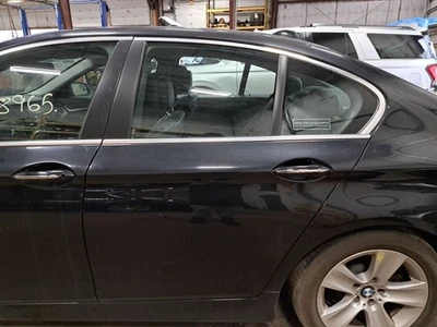 2013 528i Left Driver Side Rear Door Assembly Color: Black 475 Foto 1 de 4