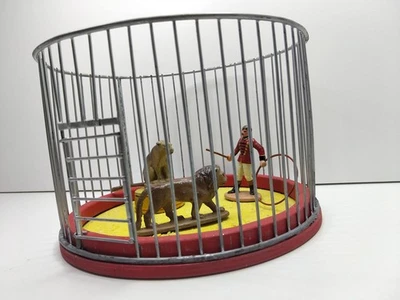 Diorama cirque - Dompteur de lions Quiralu - Photo 1/4