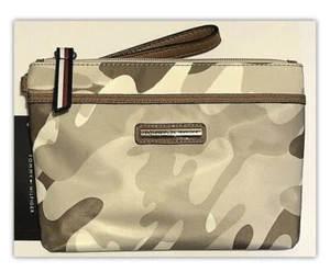 NWT TOMMY HILFIGER DESERT CAMOUFLAGE NYLON ZIP WRISTLET WITH STRAP MSRP $48.00  - Picture 1 of 6