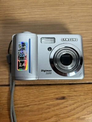 Samsung Digimax S600 6.0MP Digital Camera   Silver Broken Spears And Repairs - Image 1 of 4
