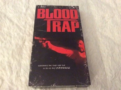 BLOOD TRAP VHS 2004 MICHAEL RILEY Alexandria Paul THRILLER Very Good - Imagem 1 de 4